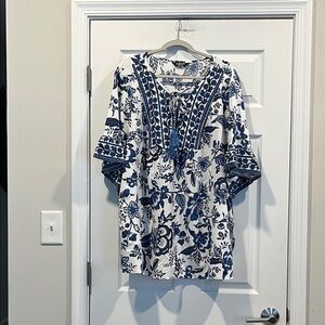 BloomChic Blue and White Floral Paisley Print Bohemian Comfortable Flowy Top